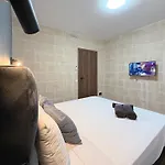 Apartment Mini In Victoria