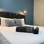 Mini In Apartment *