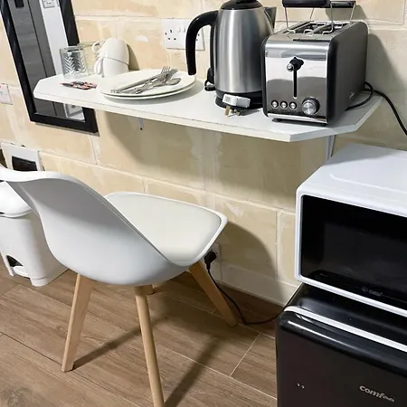 Mini In Apartment *