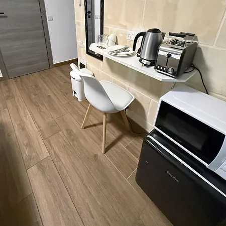 Mini In Apartment *