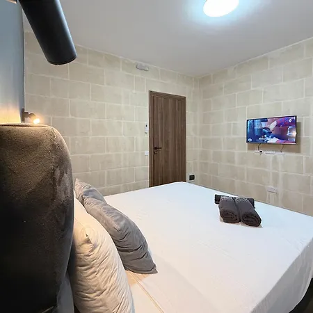 Apartment Mini In Victoria